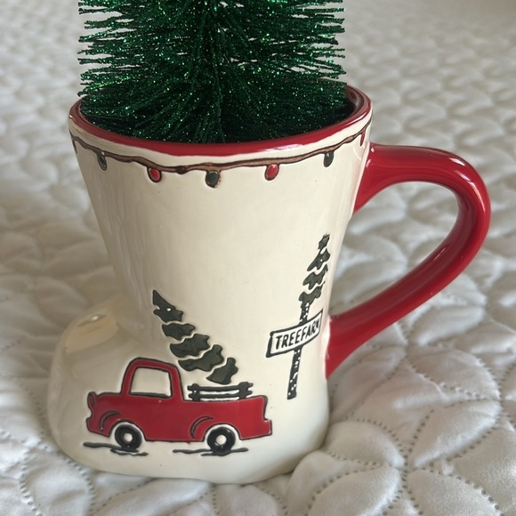 Potter’s Studio Tree Farm Christmas Mug with Red Truck and Novelty Tree Insert - Picture 2 of 8